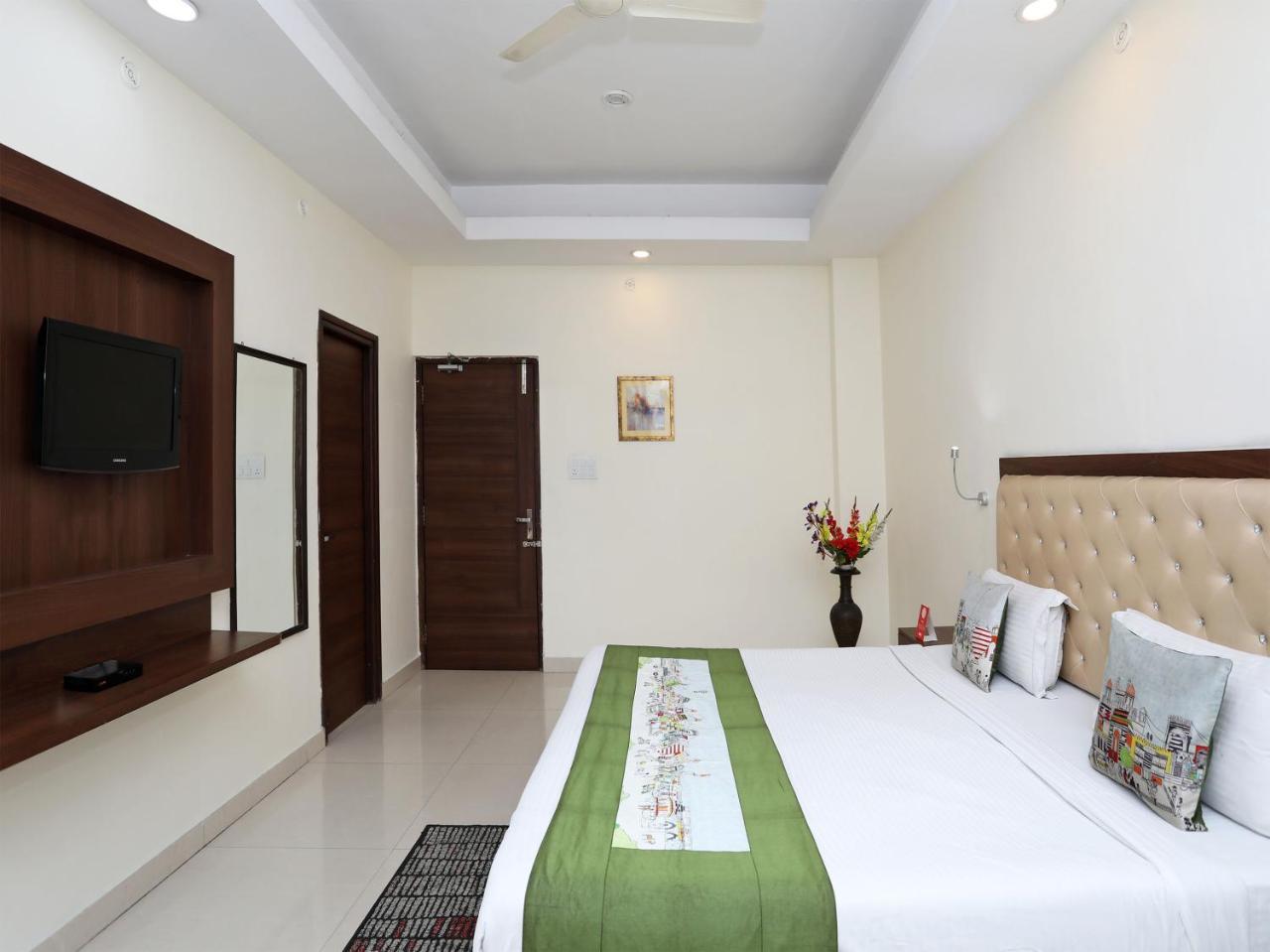 Oyo 680 Hotel Ranjana Heritage Lucknow Exterior foto